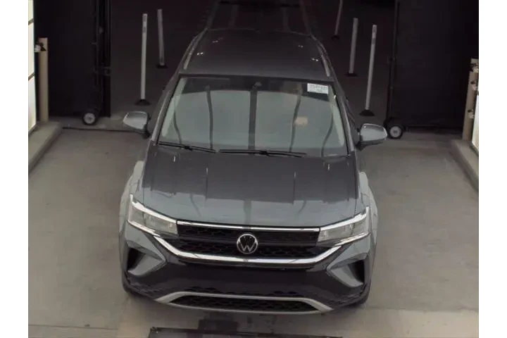 $20000 : Volkswagen Taos 2024 SE 4dr image 2