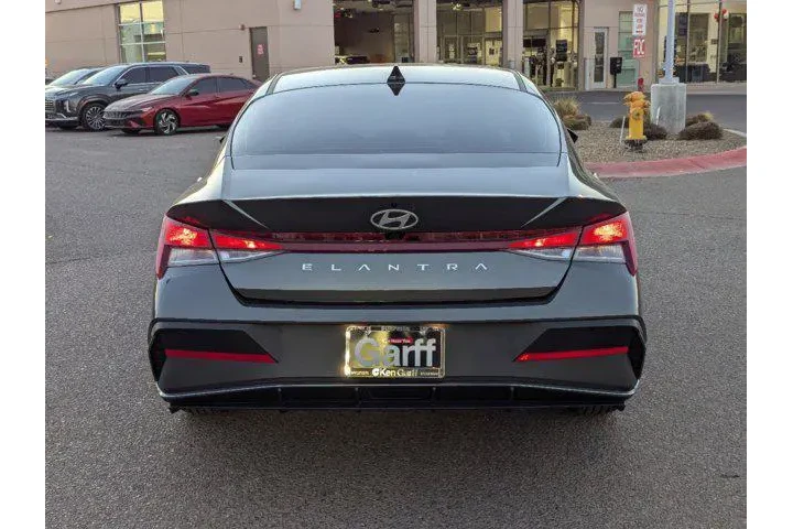 $18990 : Hyundai ELANTRA 2024 SEL 4dr image 5