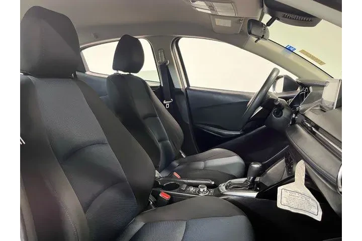 $13944 : Toyota Yaris iA 2017 image 9