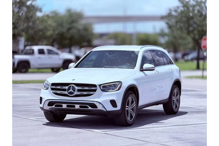 $17995 : MERCEDES BENZ GLC image 8