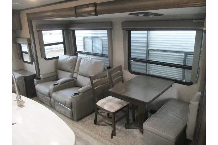 2021 Grand Design RV Reflecti image 7