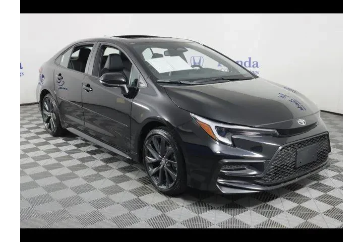$29875 : Toyota Corolla 2025 XSE 4dr image 1