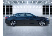 $17990 : Nissan Altima 2022 2.0 SR 4d thumbnail