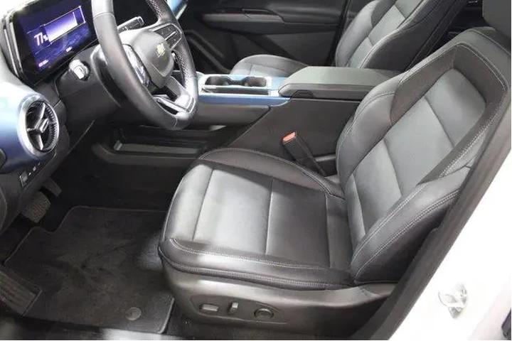 $26987 : Chevrolet Equinox EV 2025 LT image 5