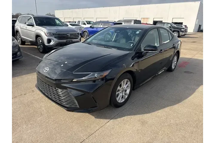 $26597 : Toyota Camry 2025 SE 4dr Sed image 2