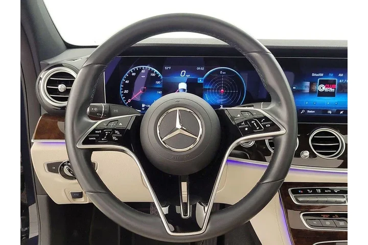 $39998 : Mercedes-Benz E-Class 2022 E image 10