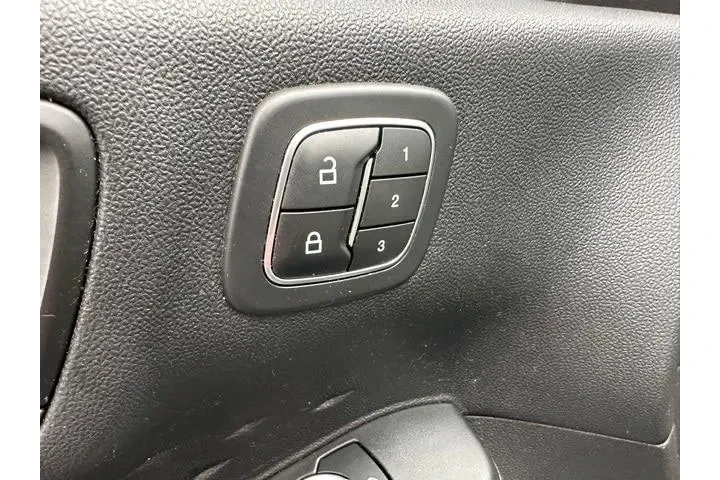 $17900 : Ford Escape 2020 AWD Titaniu image 6