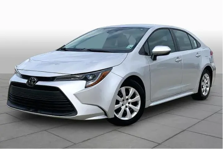 $19988 : Toyota Corolla 2024 LE 4dr S image 1