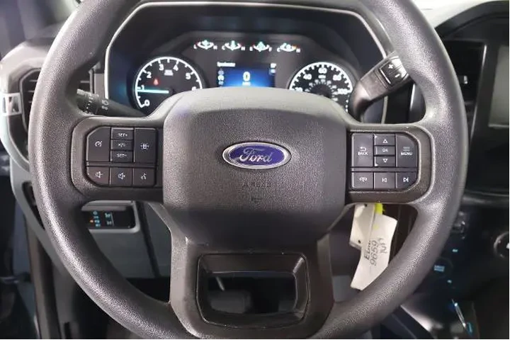 $33945 : Ford F-150 2023 4x4 Lariat 4 image 3