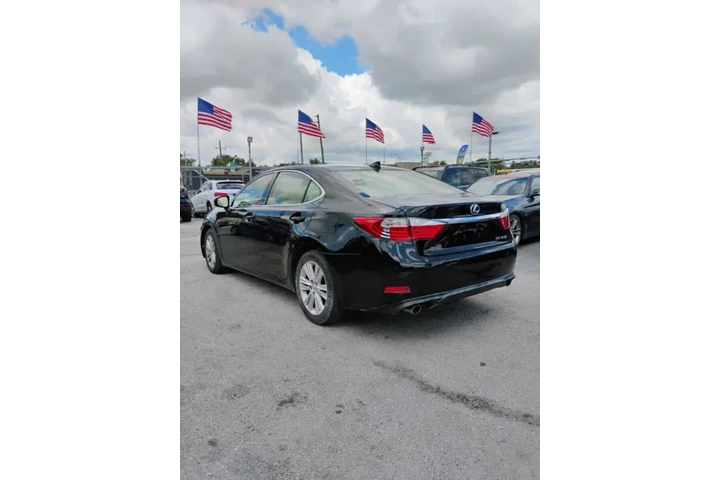 $12000 : 2015 ES 350 Crafted Line image 4