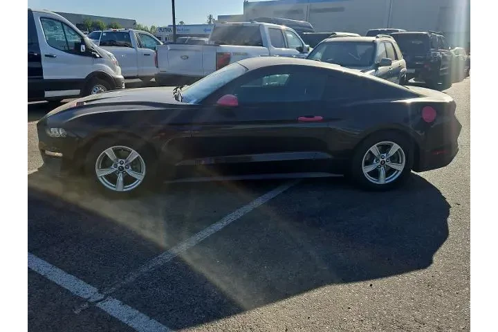 $18000 : Ford Mustang 2020 EcoBoost P image 5