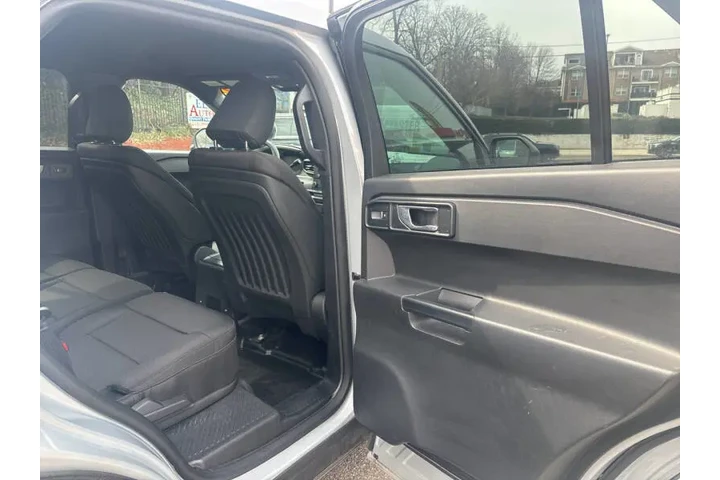 $19499 : 2020 Explorer Hybrid Police I image 10