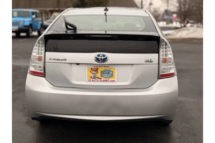 $8800 : 2010 Prius III image 10