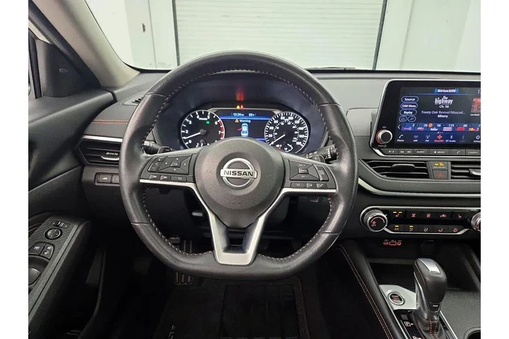 $21998 : Nissan Altima 2022 2.0 SR 4d image 10
