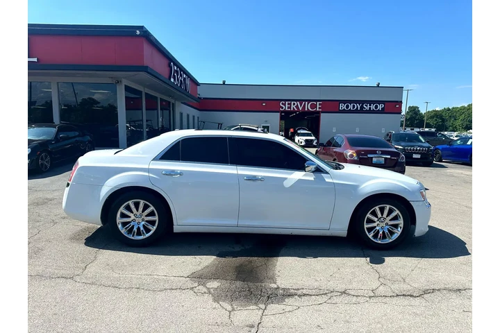 $5980 : 2012 300 4dr Sdn V6 Limited R image 1