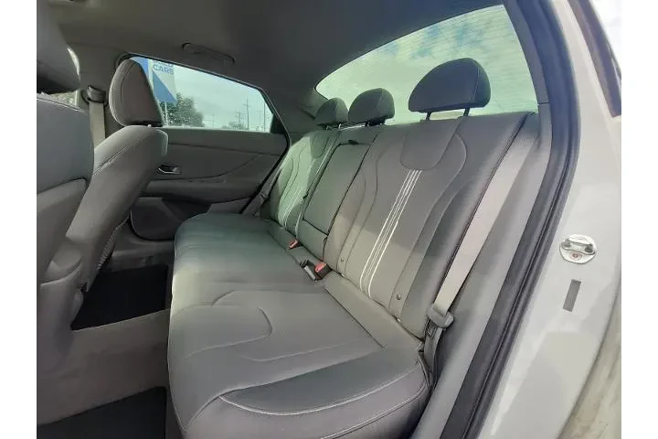 $14998 : Hyundai ELANTRA 2022 SEL 4dr image 8