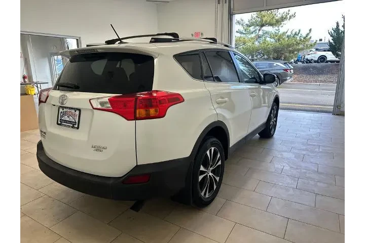 $18621 : Toyota RAV4 2015 AWD Limited image 7