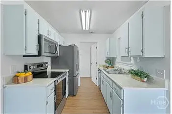 $2000 : Rental property with 3 bedro image 7