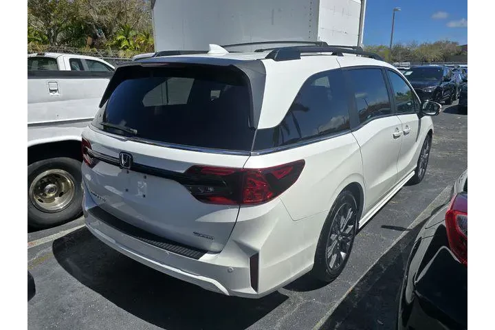 $38990 : Honda Odyssey 2025 Touring 4 image 3