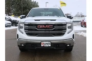 $39977 : GMC Sierra 1500 2024 4x4 SLT thumbnail