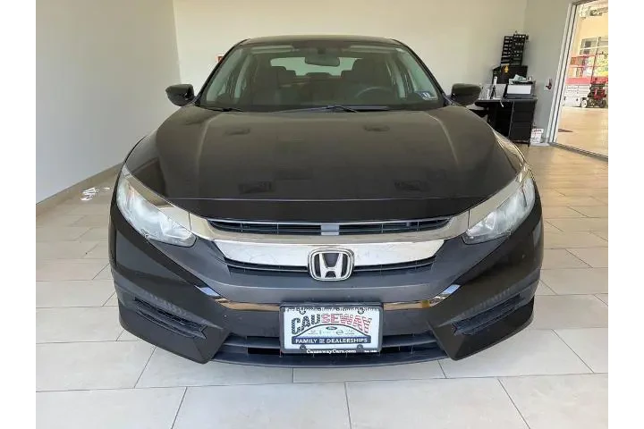 $16885 : Honda Civic 2017 LX 4dr Seda image 3
