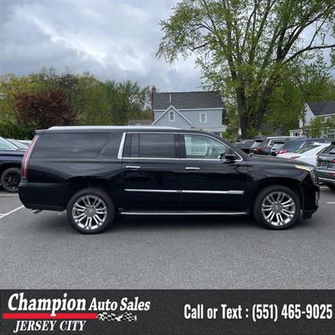 Used 2019 Escalade ESV 4WD 4d image 4