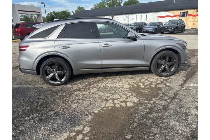 $37242 : Genesis GV70 2023 AWD 2.5T S image 4