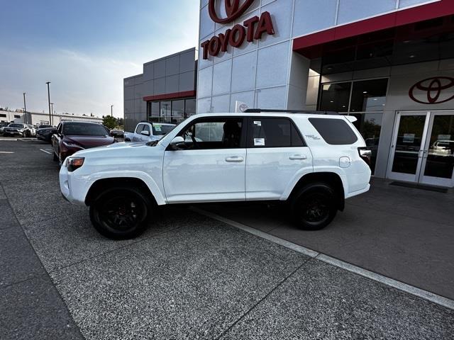 $51609 : 2024 4Runner TRD Off-Road Pre image 2