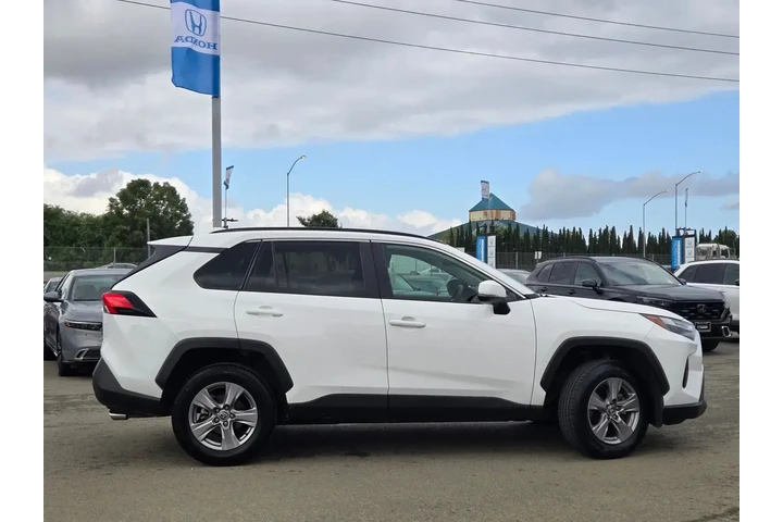 $32588 : Toyota RAV4 2024 XLE 4dr SUV image 8