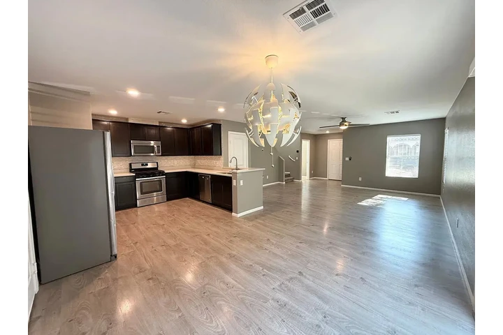 $1000 : UPGRADED  STAINLESS  HOME image 3