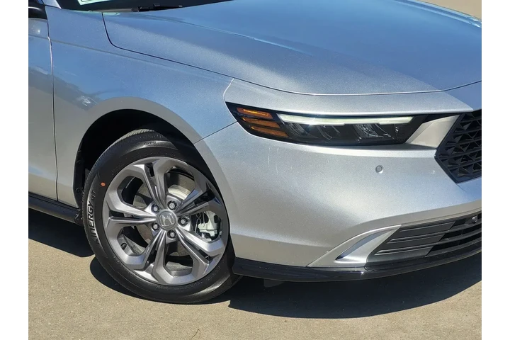 $32887 : Honda Accord Hybrid 2026 EX- image 3