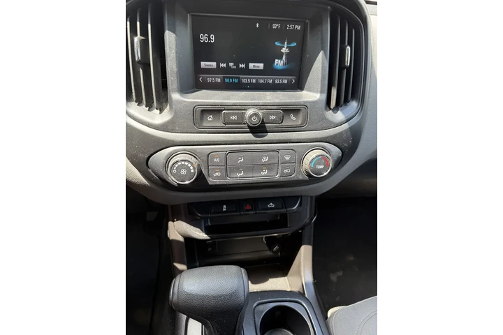 $9000 : 2017  Colorado Crew Cab Pickup image 7