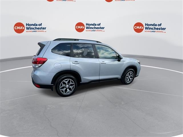 $19148 : PRE-OWNED 2019 SUBARU FORESTE image 2