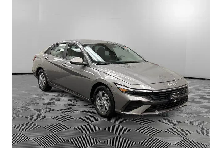 $19890 : Hyundai ELANTRA 2024 SE 4dr image 7