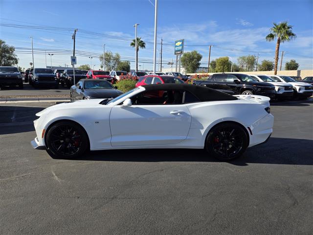 $53741 : Pre-Owned 2024 Camaro 2SS image 3