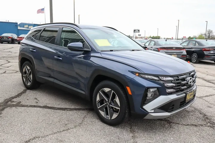 $22788 : 2025 Tucson SEL FWD image 3