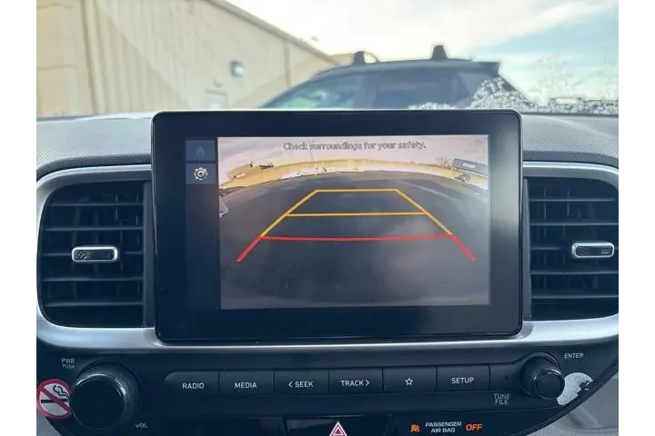 $22999 : Hyundai VENUE 2025 SEL 4dr C image 9