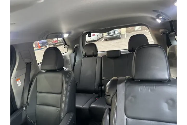 $24999 : Toyota Sienna 2019 SE 8-Pass image 10