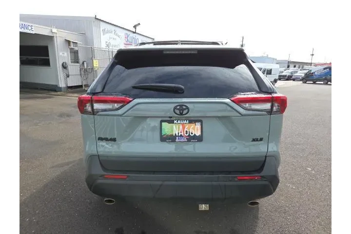 $25995 : Toyota RAV4 2021 XLE 4dr SUV image 4