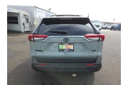 $25995 : Toyota RAV4 2021 XLE 4dr SUV thumbnail