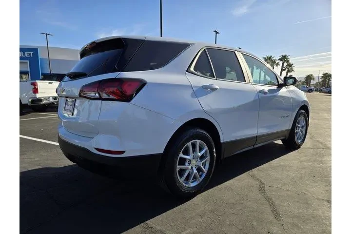 $23991 : Chevrolet Equinox 2024 LS 4d image 6