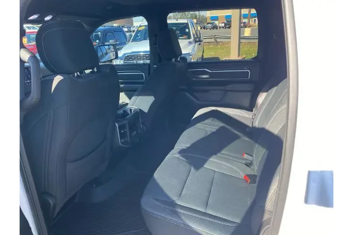 $31960 : Ram 1500 2021 4x4 Big Horn 4 image 10