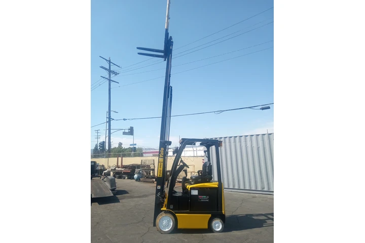 $8450 : 3,000 LBS ELECTRIC FORKLIFT image 2