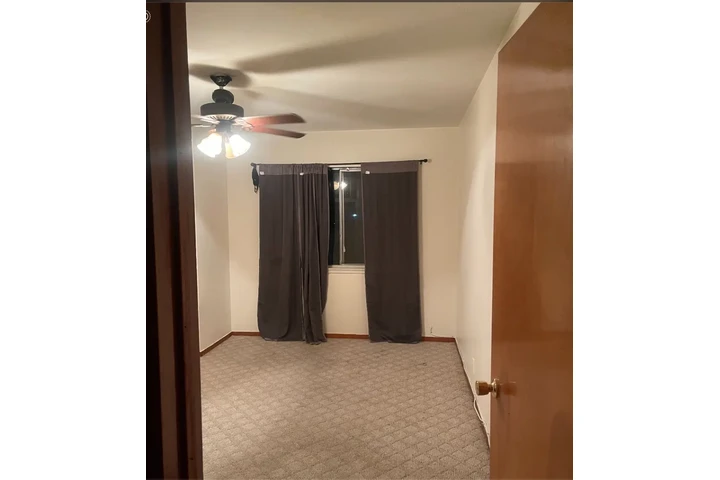 $750 : Cuarto de Renta image 4