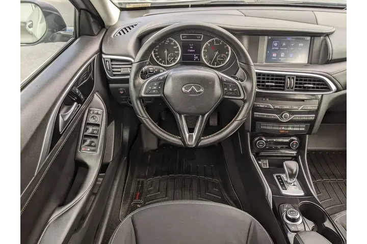 $13987 : INFINITI QX30 2018 Base 4dr image 10