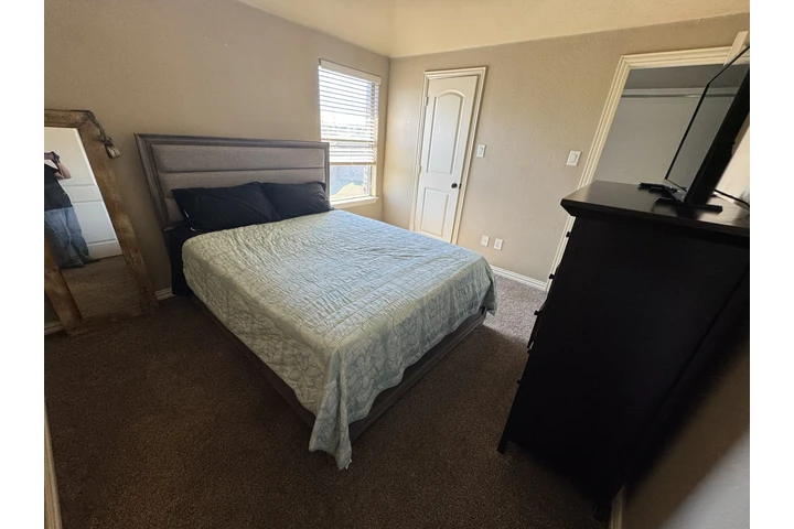 $625 : Rento 1 cuarto image 2