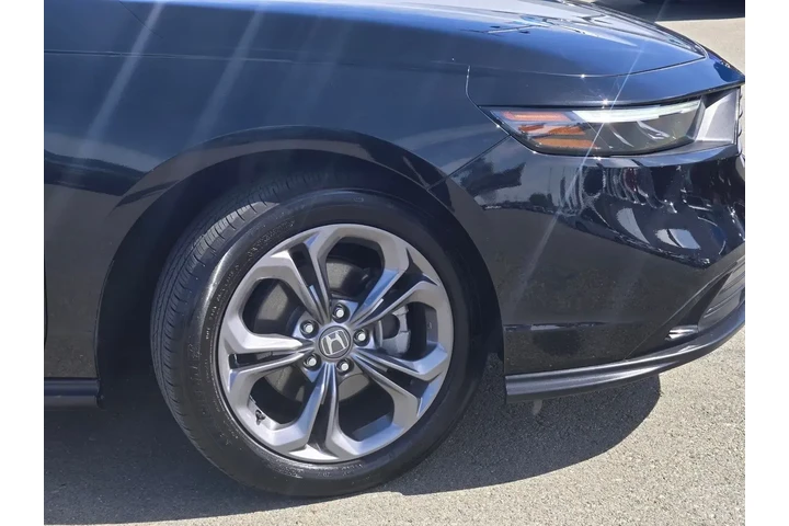 $27998 : Honda Accord 2024 EX 4dr Sed image 9