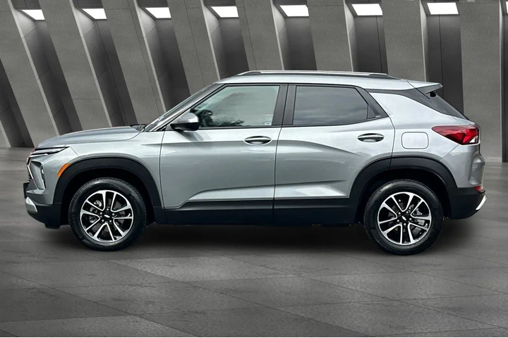 $22000 : Chevrolet Trailblazer 2025 L image 8