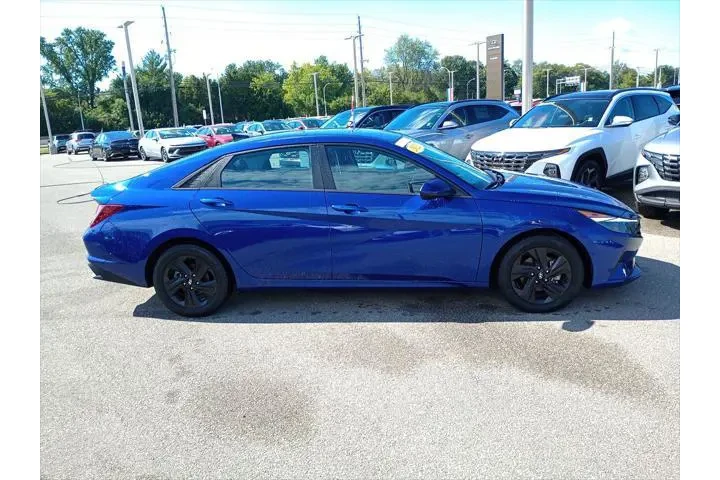 $19900 : Hyundai ELANTRA 2022 SEL 4dr image 8