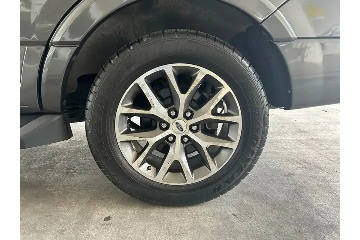 $16675 : Ford Expedition 2017 4x2 XLT image 8